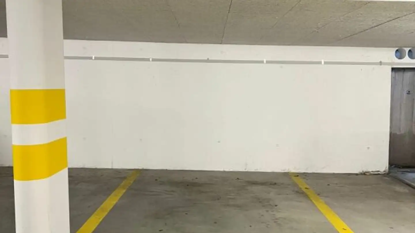 Place de parking souterraine à louer - Unterdorfstrasse 1, 6276 Hohenrain