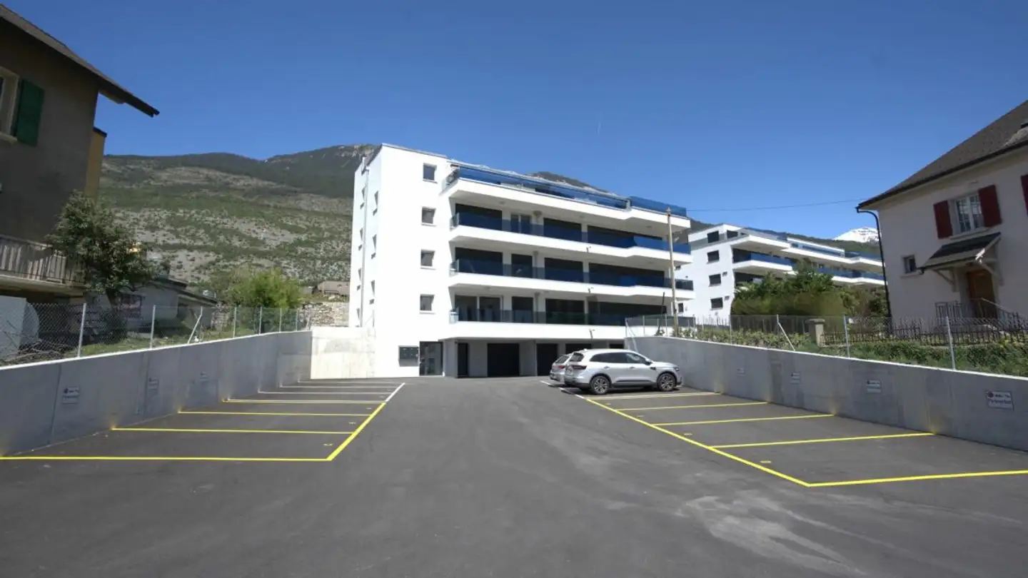 Parcheggio esterno in affitto - Bahnhofstrasse 9, 3970 Salgesch