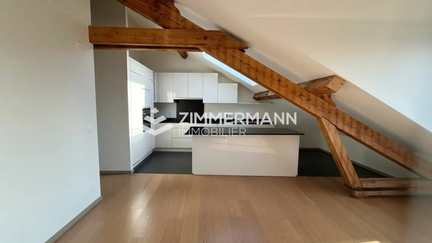 Attique à louer - Rue Du Léman, 1201 Genève