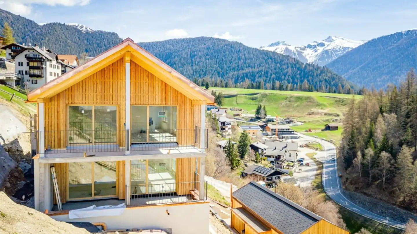 Dachgeschosswohnung kaufen - Schluochtweg, 7494 Davos Wiesen