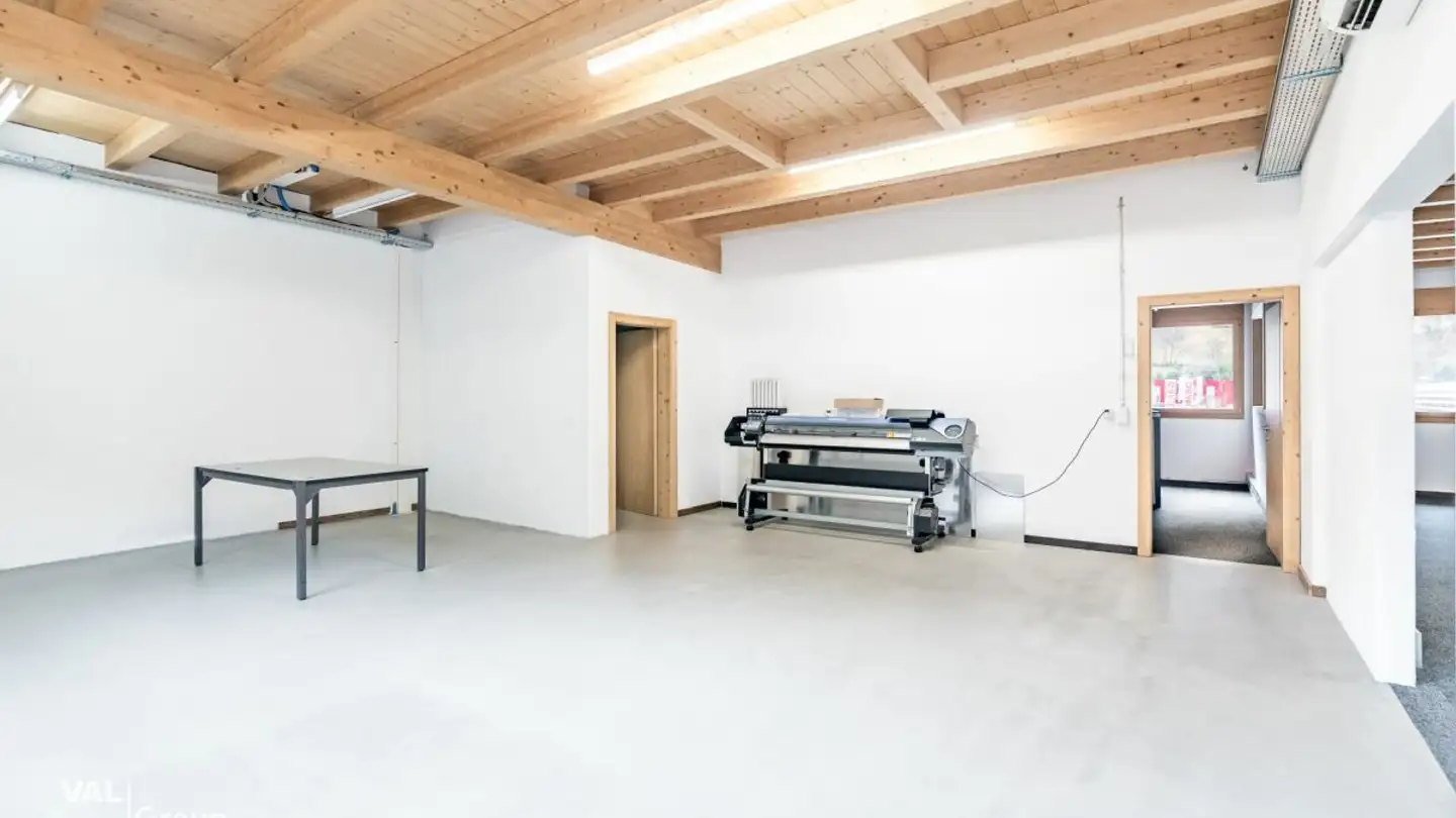 Commercial à louer - Industriestrasse 7, 3900 Gamsen