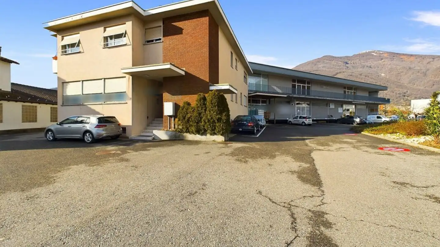 Commercial for sale - 6814 Cadempino