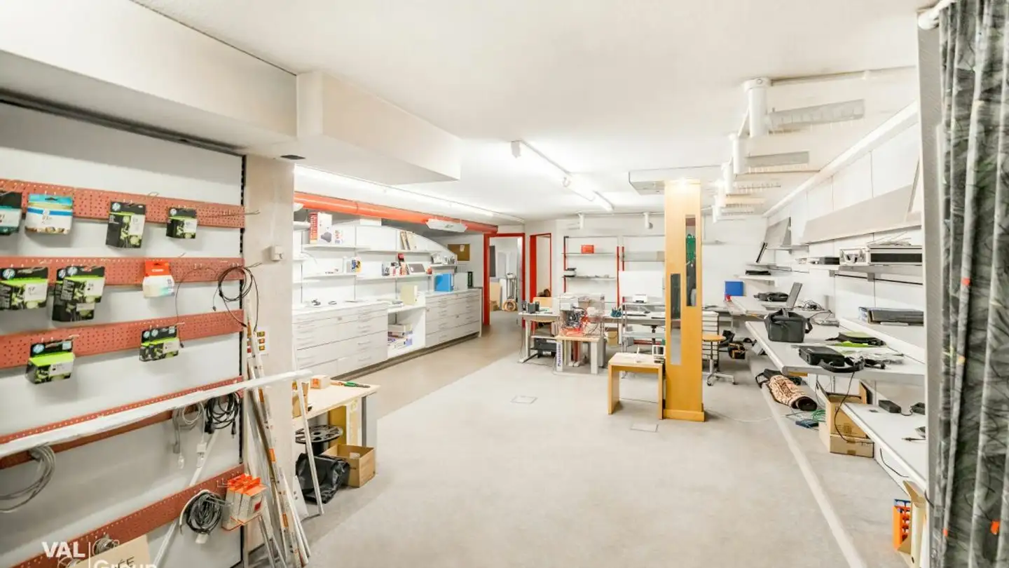 Commercial for sale - 3930 Visp - Photo 3