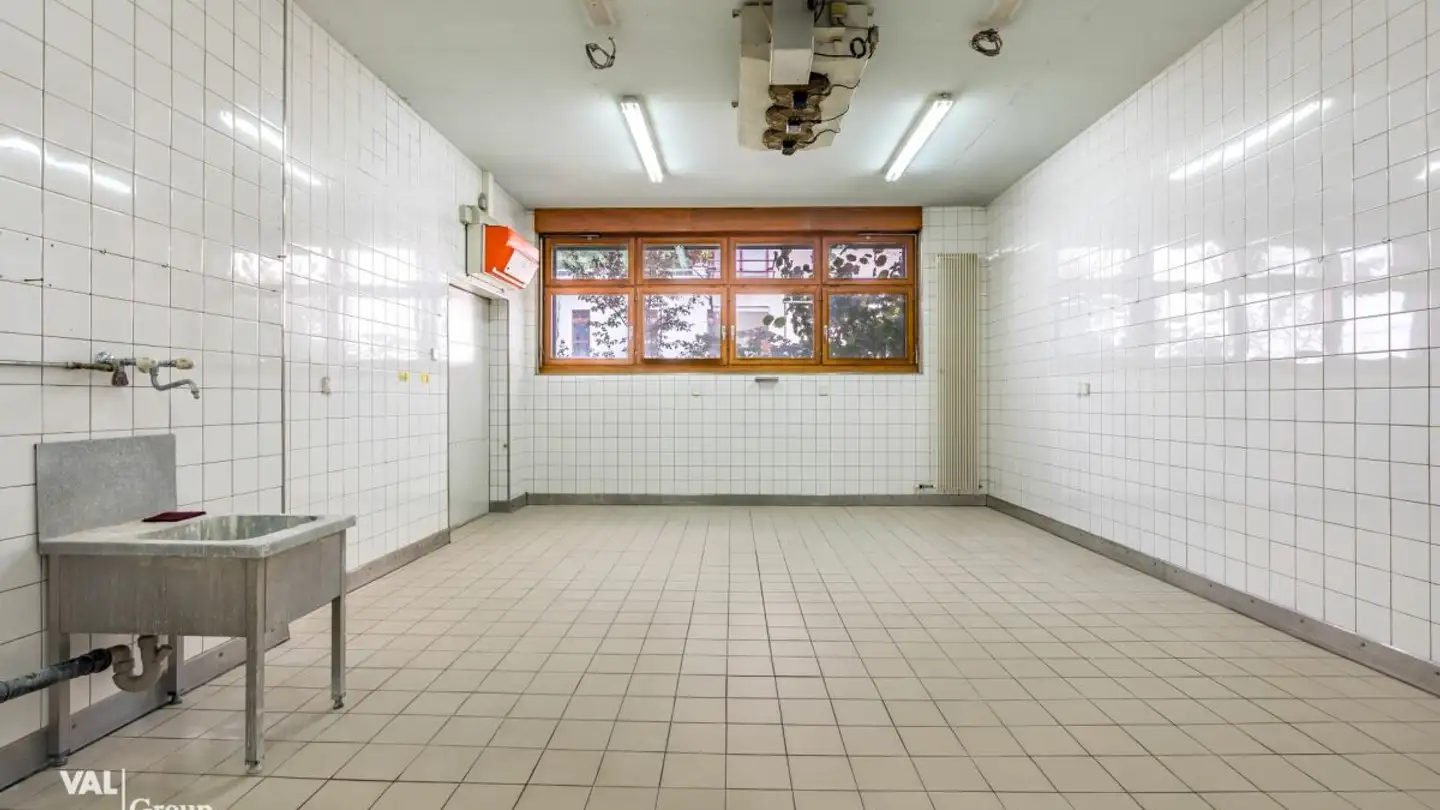 Storage space for rent - 3900 Brig - Photo 2