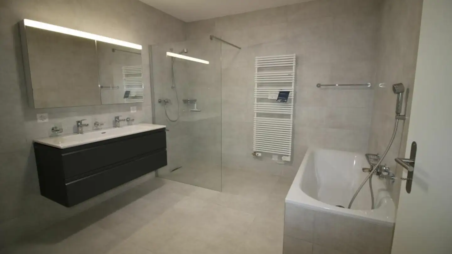 Appartamento in affitto - Place Du 23-Juin 25, 2362 Montfaucon - Foto 4