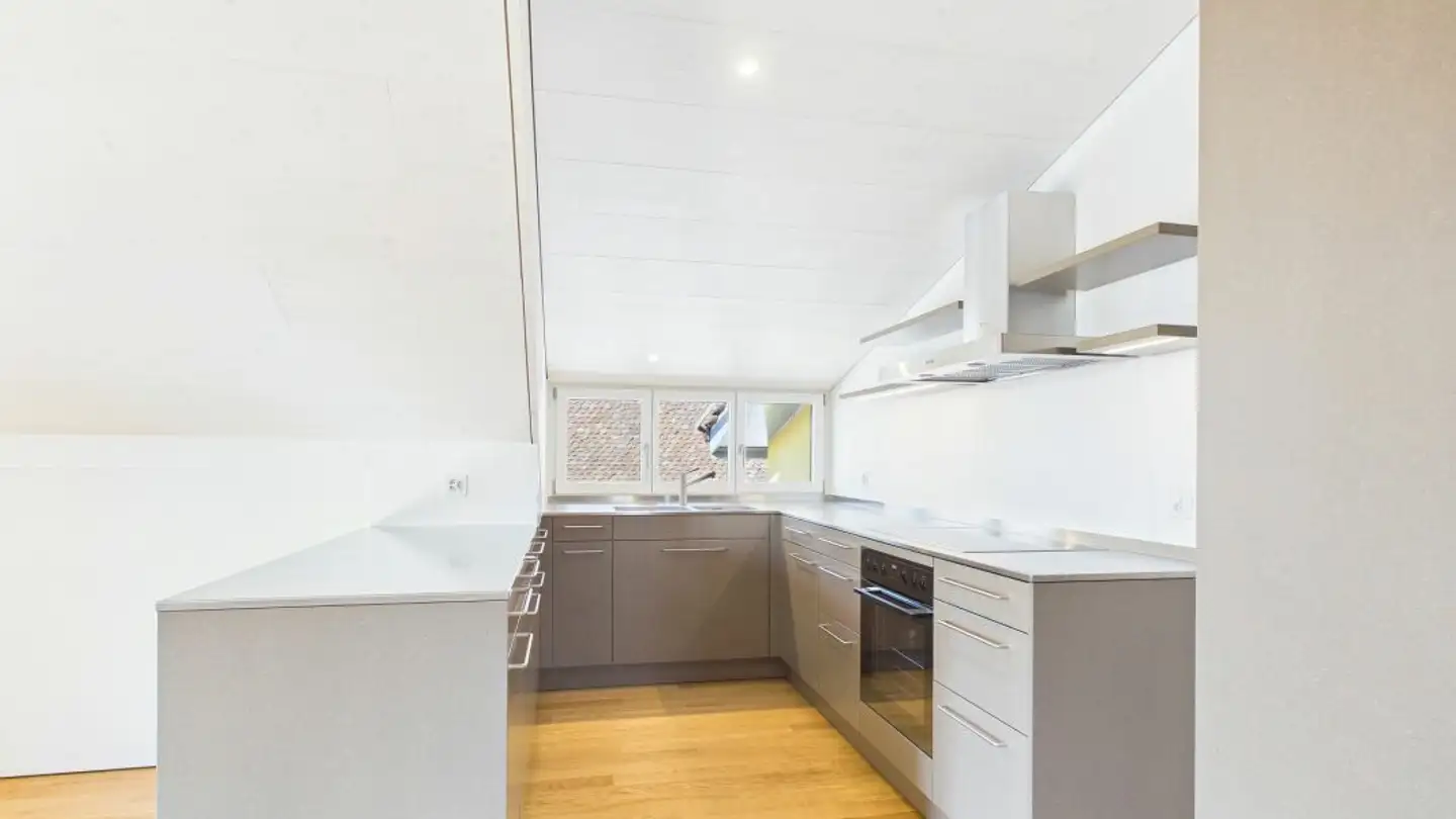 Dachgeschosswohnung mieten - Bahnhofstrasse 3, 4118 Rodersdorf - Foto 2