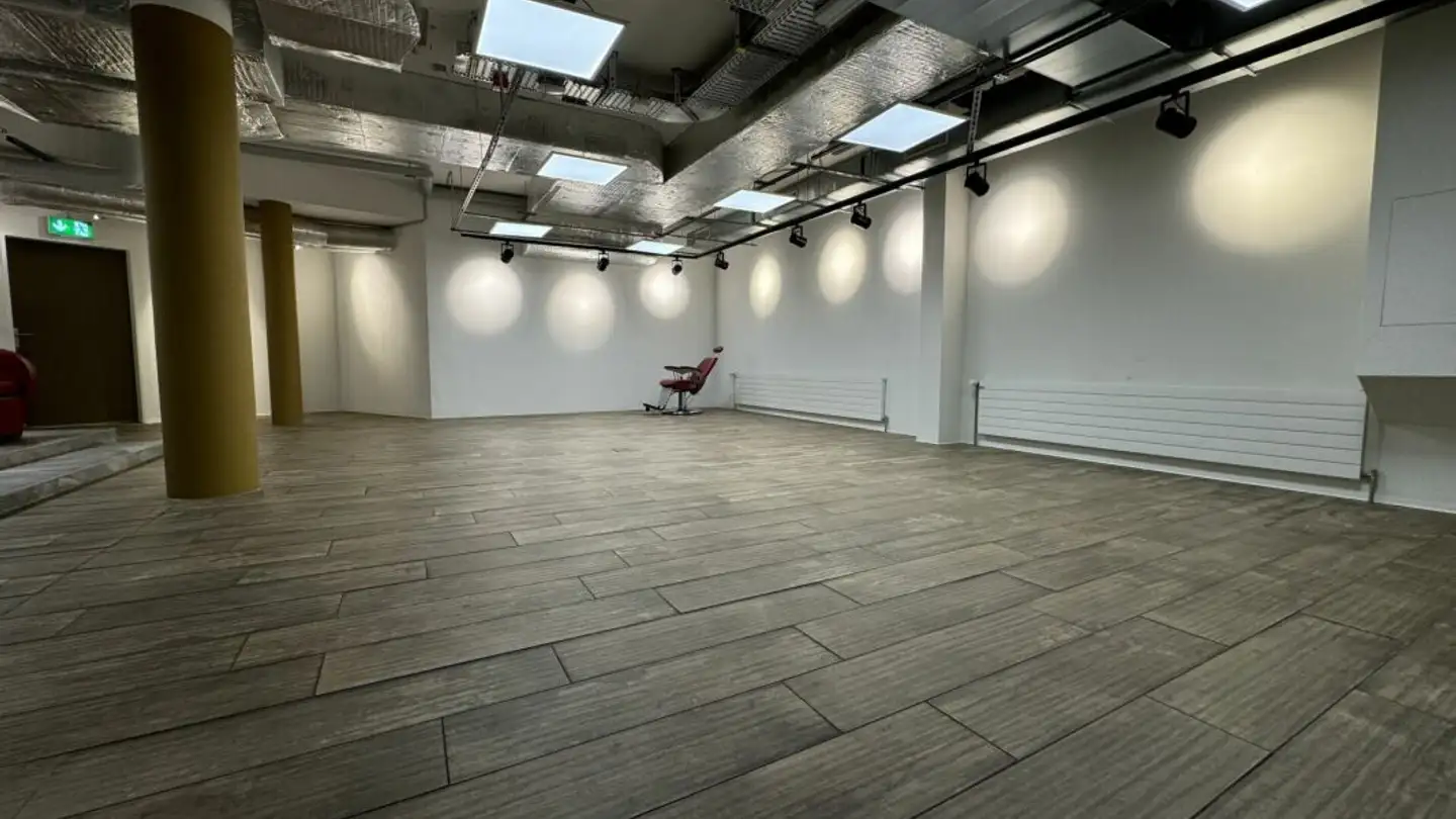 Commercial for rent - 8050 Zürich - Photo 4