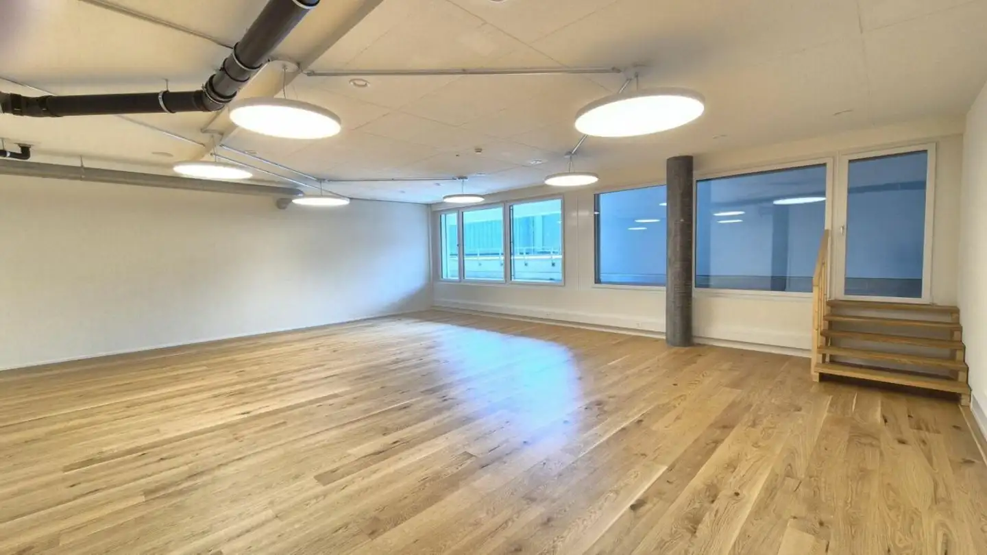 Commercial for rent - Industriestrasse 160, 8957 Spreitenbach