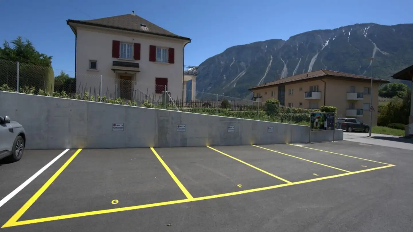 Parcheggio esterno in affitto - Bahnhofstrasse 9, 3970 Salgesch - Foto 2