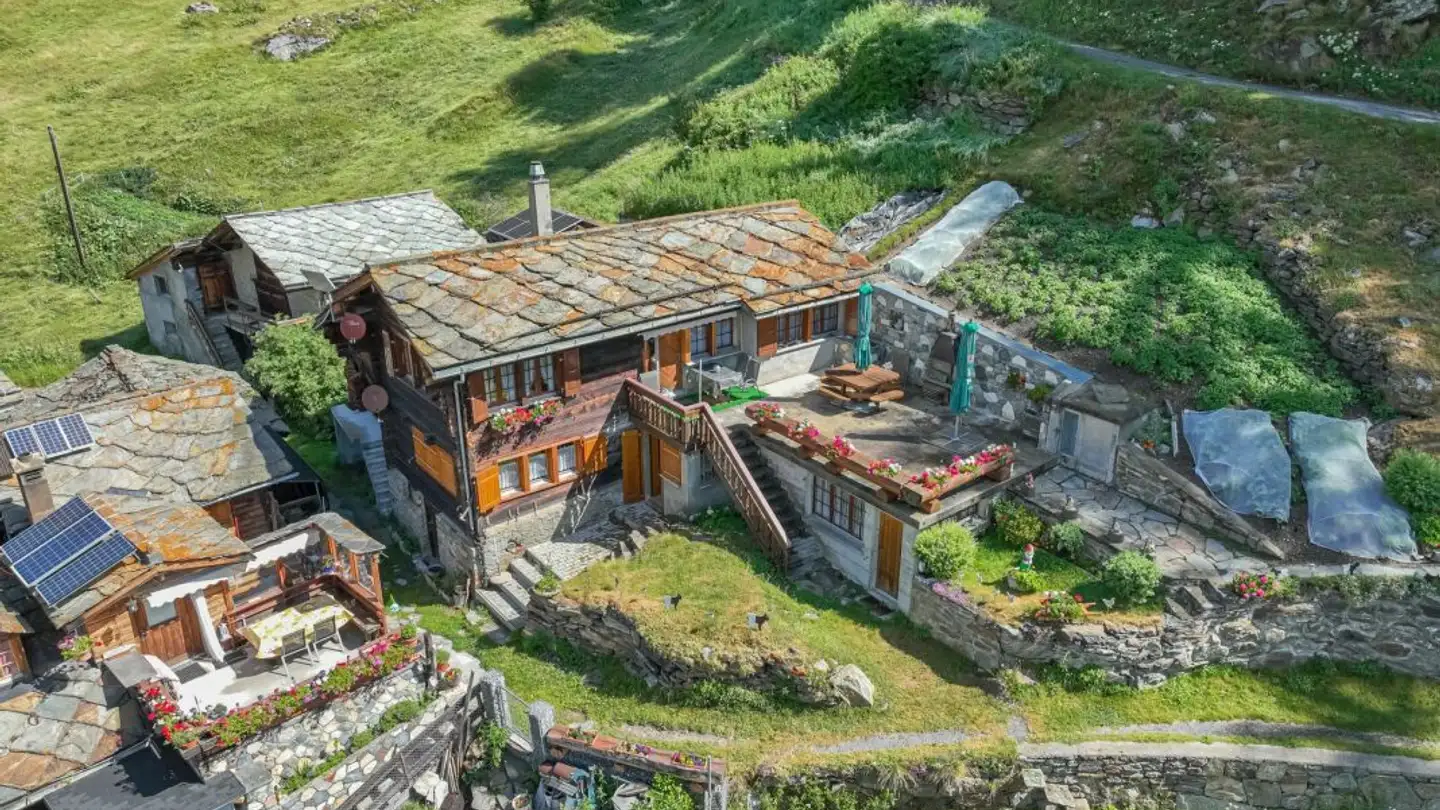 Apartment for sale - 3908 Saas-Balen