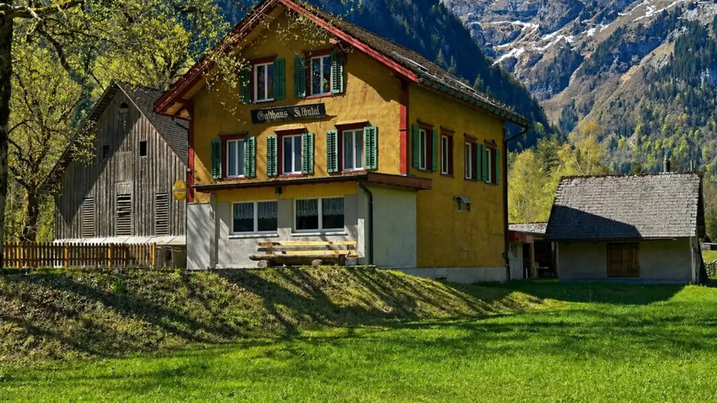 Restaurant for sale - Tschachenstrasse 4, 8750 Klöntal - Photo 2