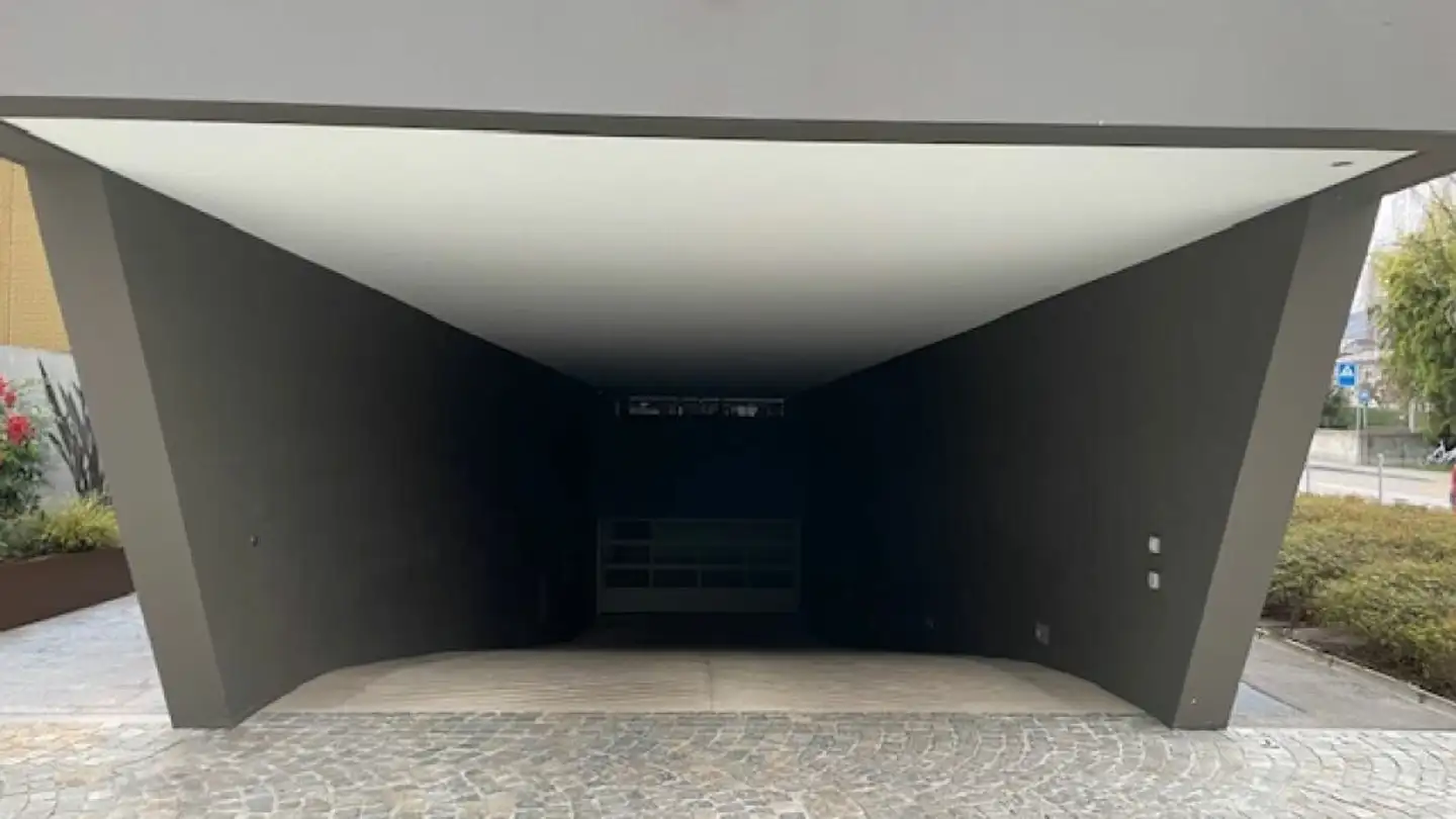 Indoor parking space for sale - Via Locarno, 6616 Losone - Photo 2