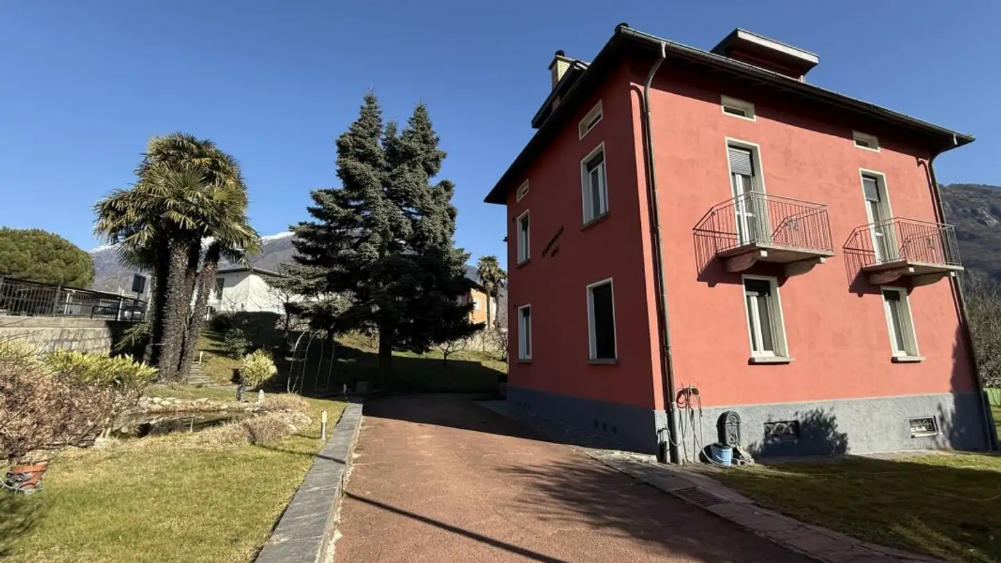 Edificio residenziale in vendita - Via Cantonale, 6518 Gnosca
