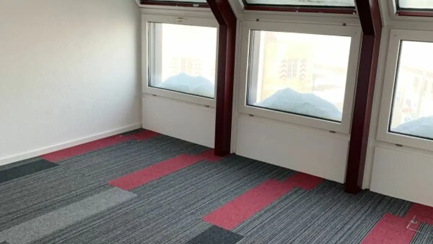 Bürofläche mieten - Place Du 23-Juin, 2350 Saignelégier - Foto 4