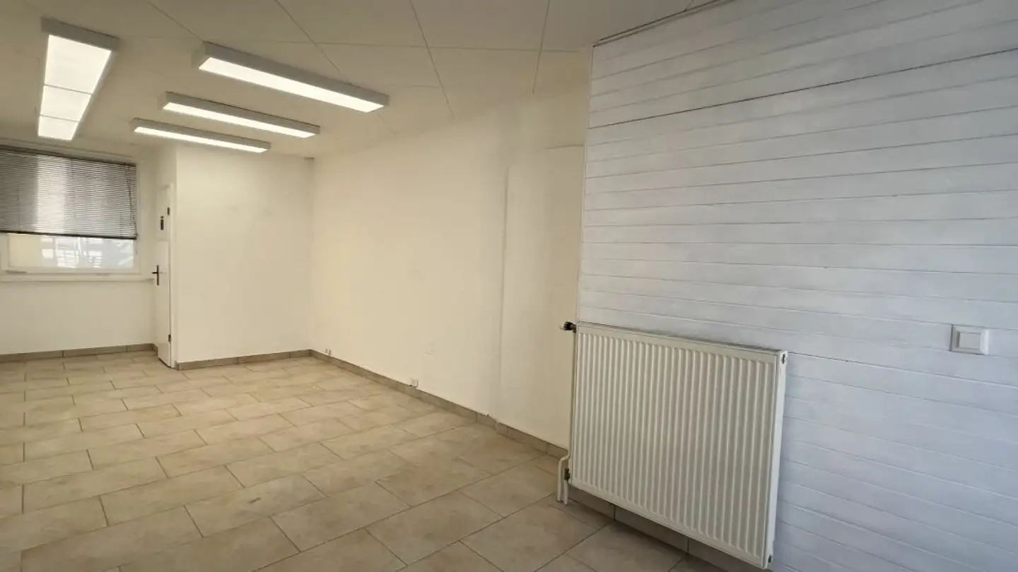 Commercial à louer - Rue Cordey 10, 1400 Yverdon-les-Bains