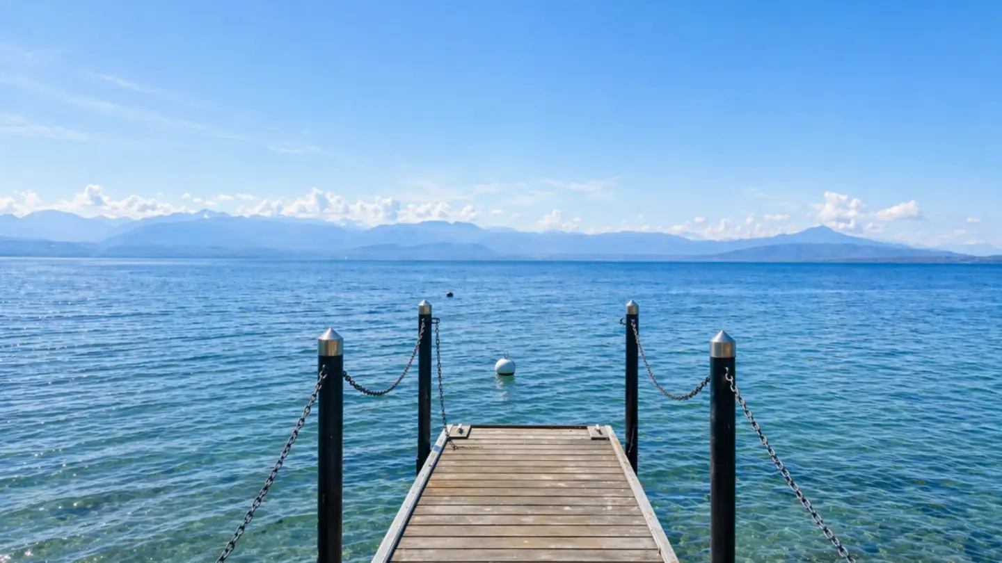 Villa for sale - 1166 Perroy