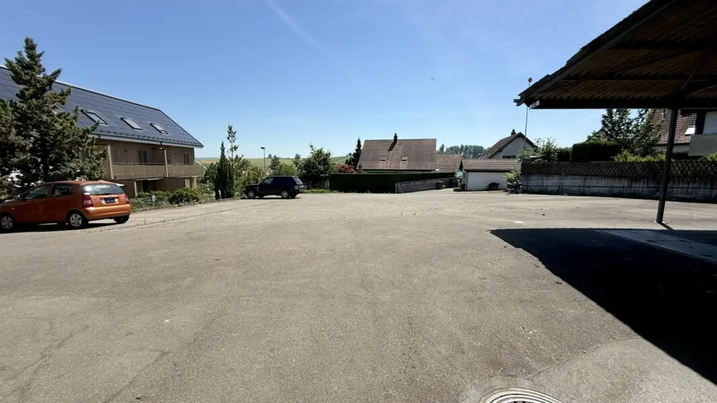 Outdoor parking space for rent - Bergstrasse 7a, 8155 Nassenwil - Photo 4