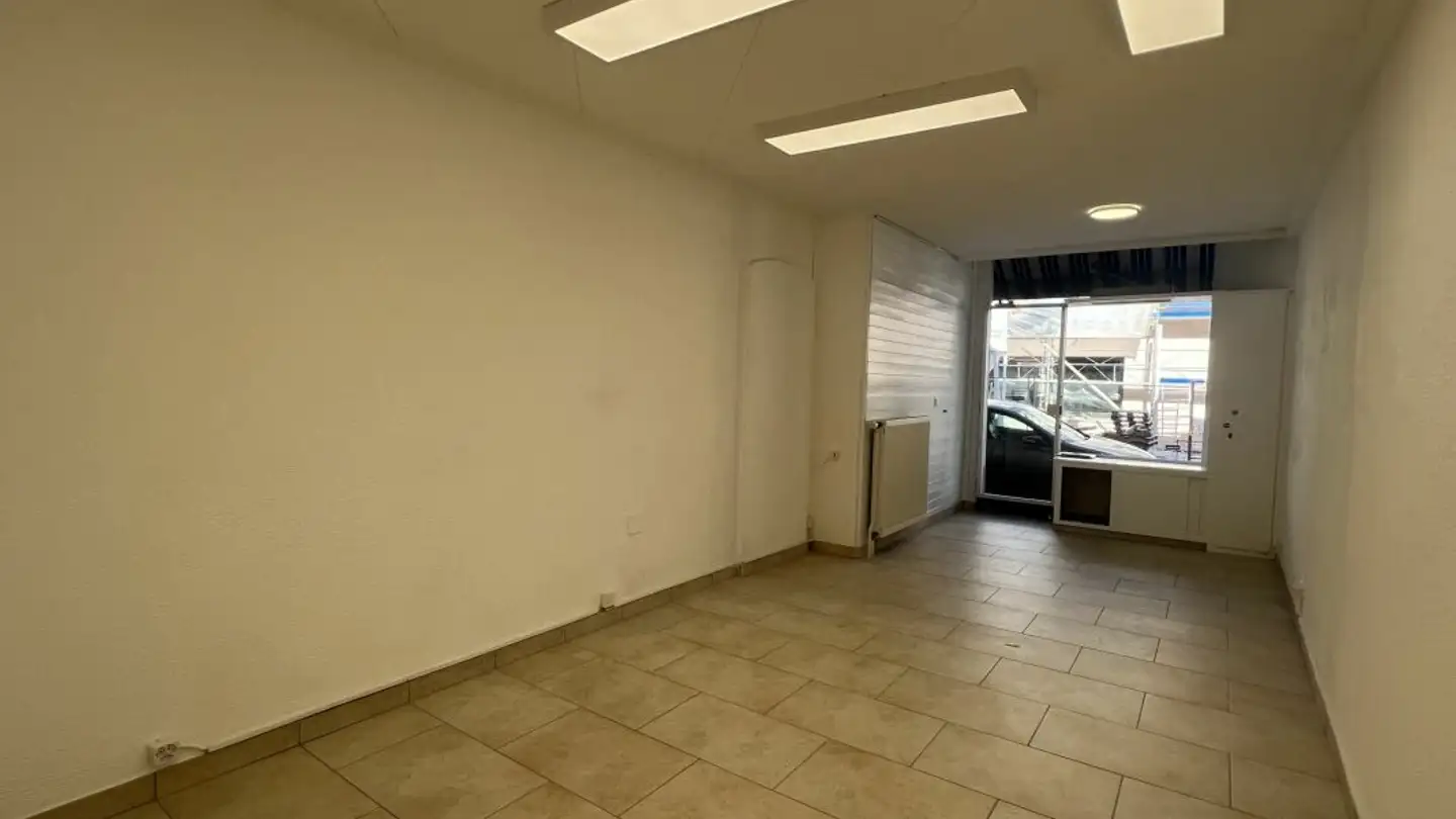 Commercial à louer - Rue Cordey 10, 1400 Yverdon-les-Bains - Photo 2
