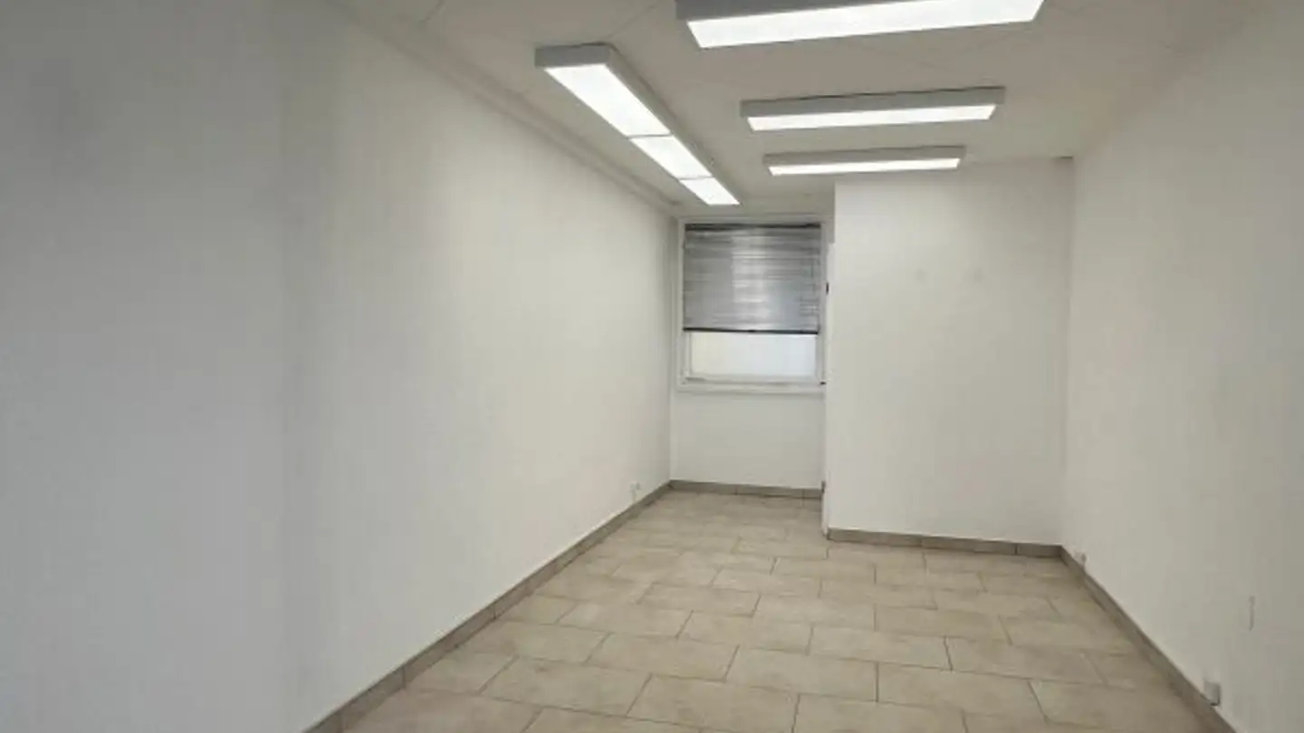 Commercial à louer - Rue Cordey 10, 1400 Yverdon-les-Bains - Photo 4