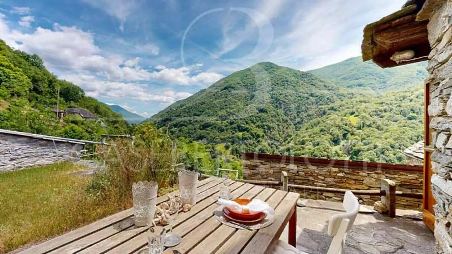 Single house for sale - 6655 Intragna