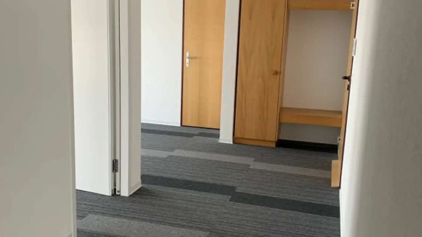 Bürofläche mieten - Place Du 23-Juin, 2350 Saignelégier - Foto 3