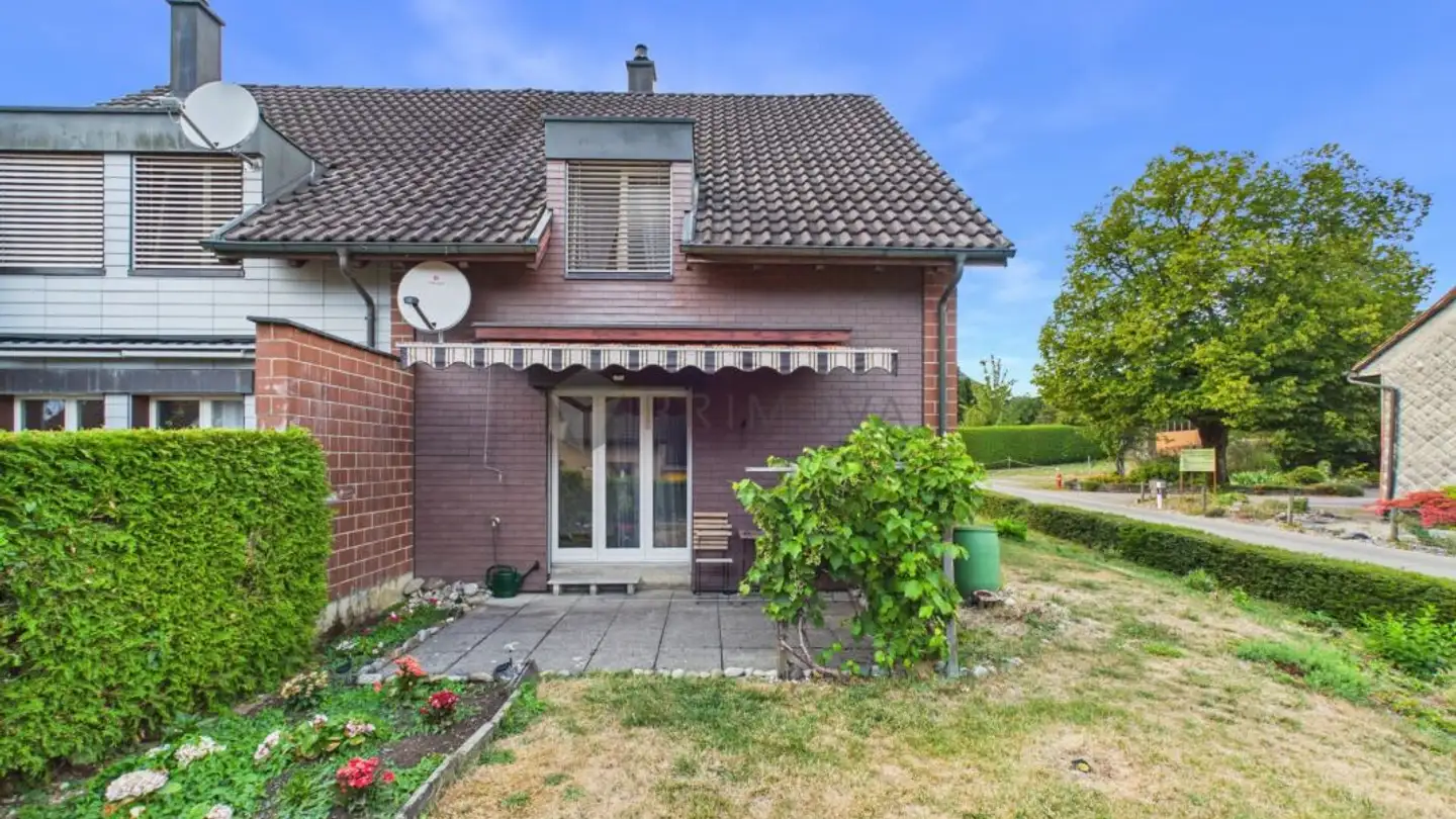 Row house for sale - 8566 Neuwilen
