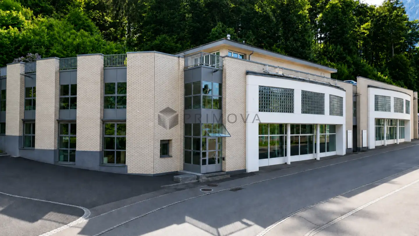 Garage in vendita - 8750 Glarus