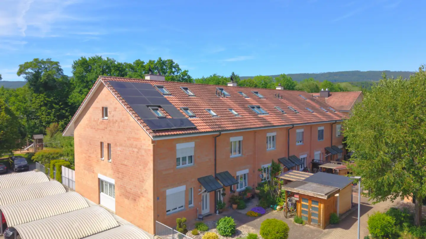 Row house for sale - 4242 Laufen