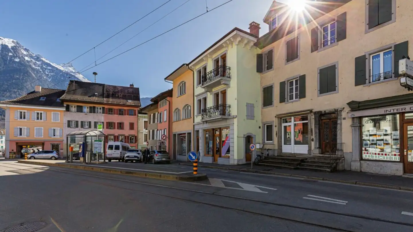 Residential building for sale - 1880 Bex