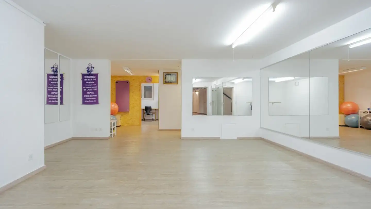 Mischgenutztes Gebäude mieten - Hauptstrasse 50, 5212 Hausen AG
