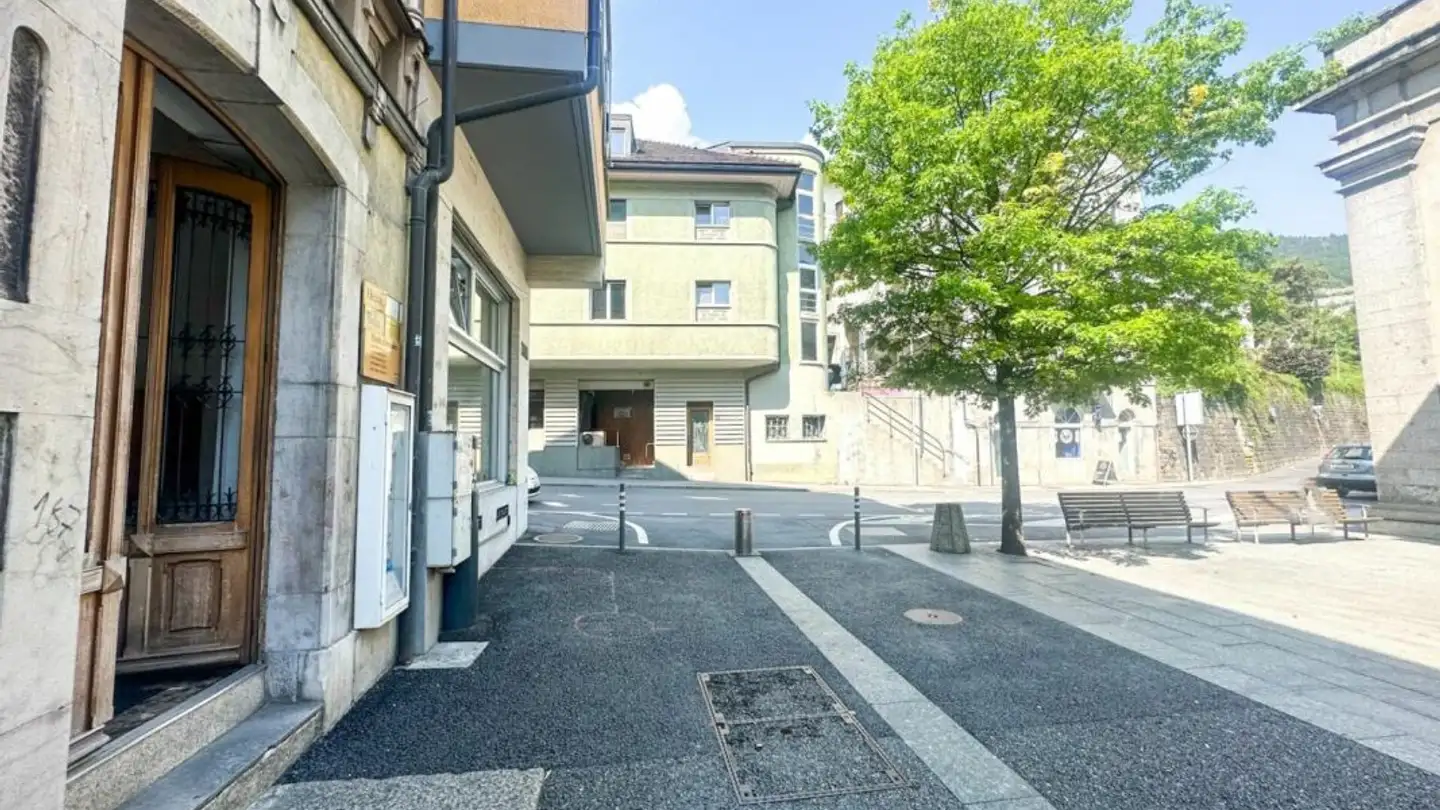 Mixed-use building for sale - 1870 Monthey