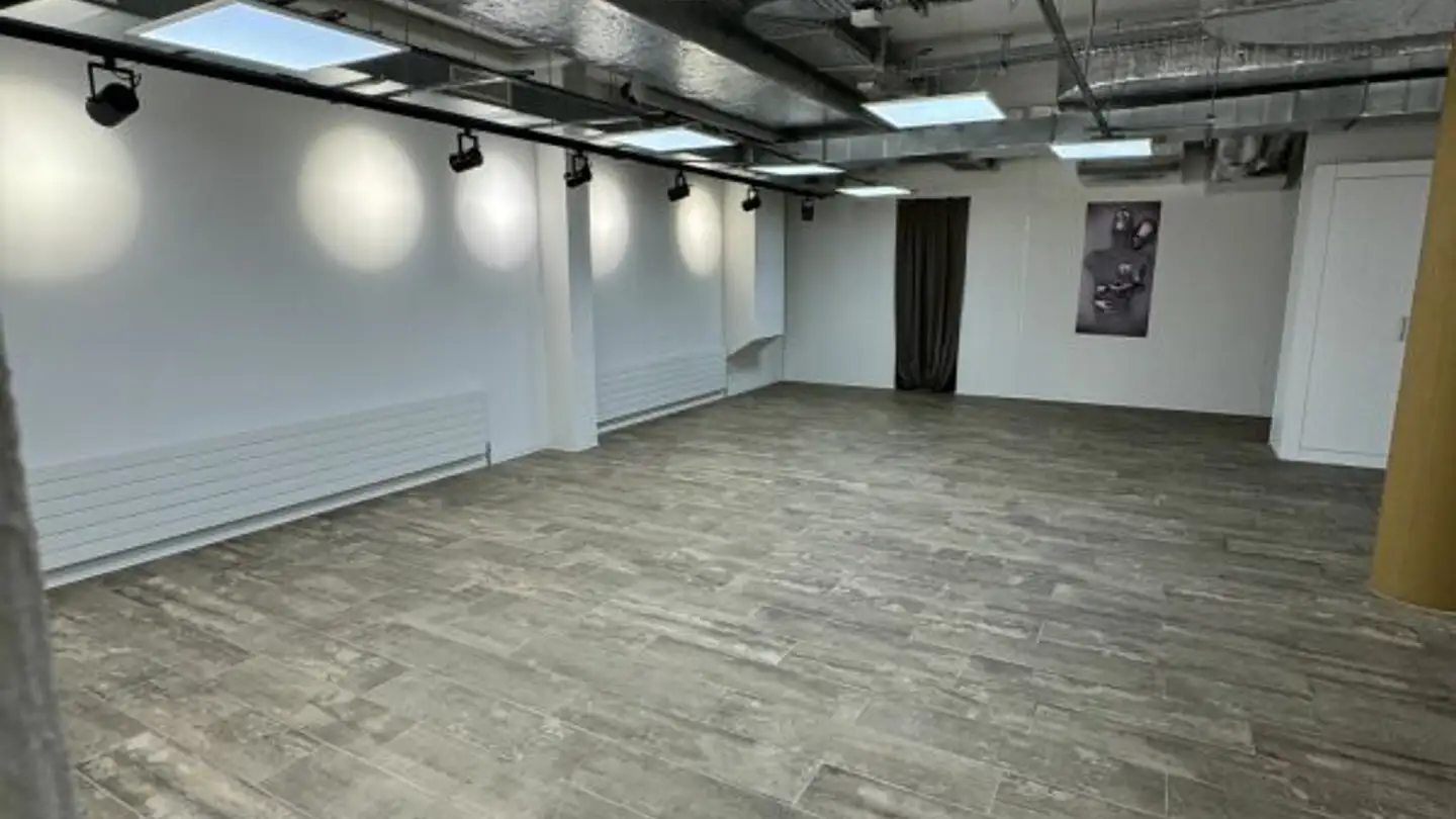 Commercial for rent - 8050 Zürich - Photo 2