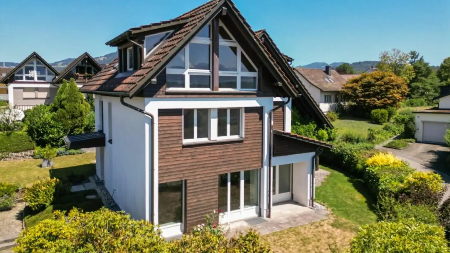 Casa bifamiliare in vendita - Lindenbergstrasse 15, 8630 Rüti ZH