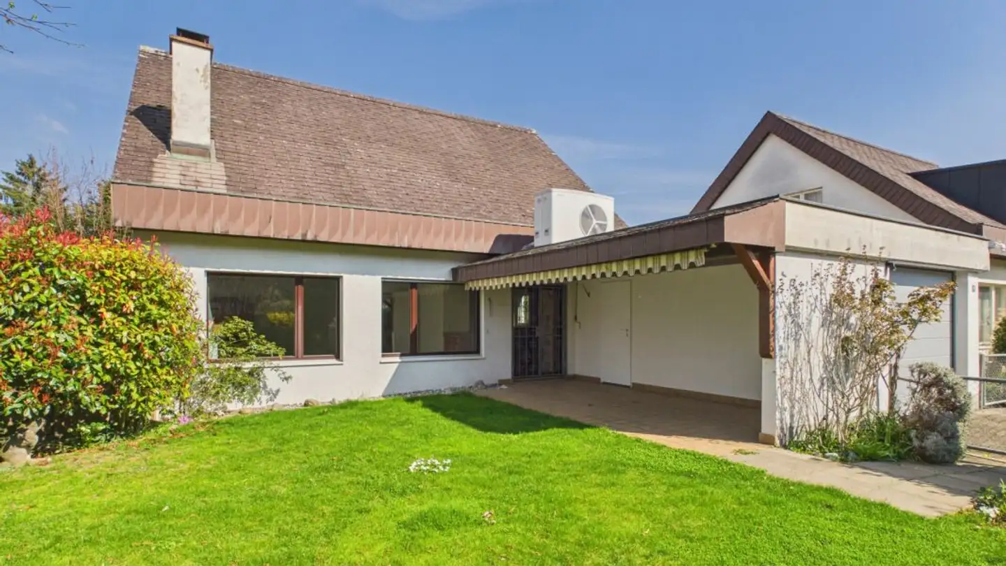 Single house for rent - Ober Brieschhalden 9, 4132 Muttenz