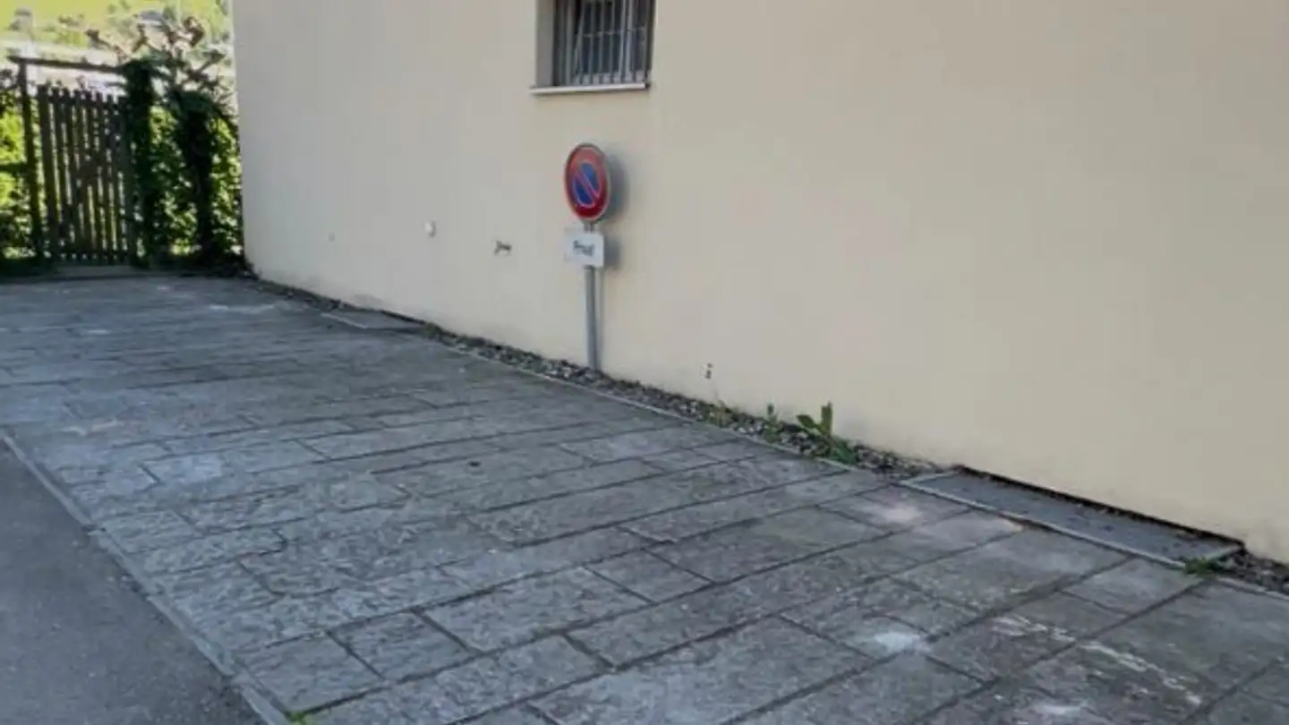 Place de parking extérieure à louer - Lüssiweg 16, 6300 Zug