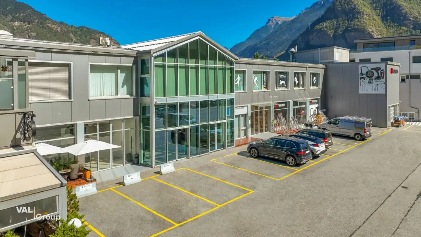 Commercial à louer - Allmei 5a, 3930 Visp