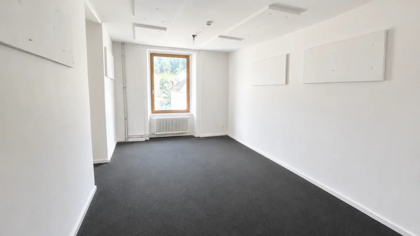 Spazio pubblicitario in affitto - Rue Marie-Anne-Calame 5, 2400 Le Locle - Foto 4