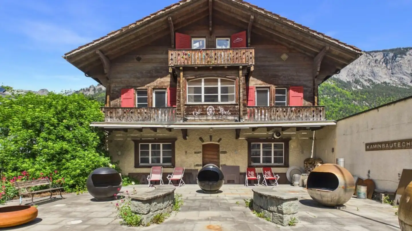 Residential building for sale - 7013 Domat/Ems