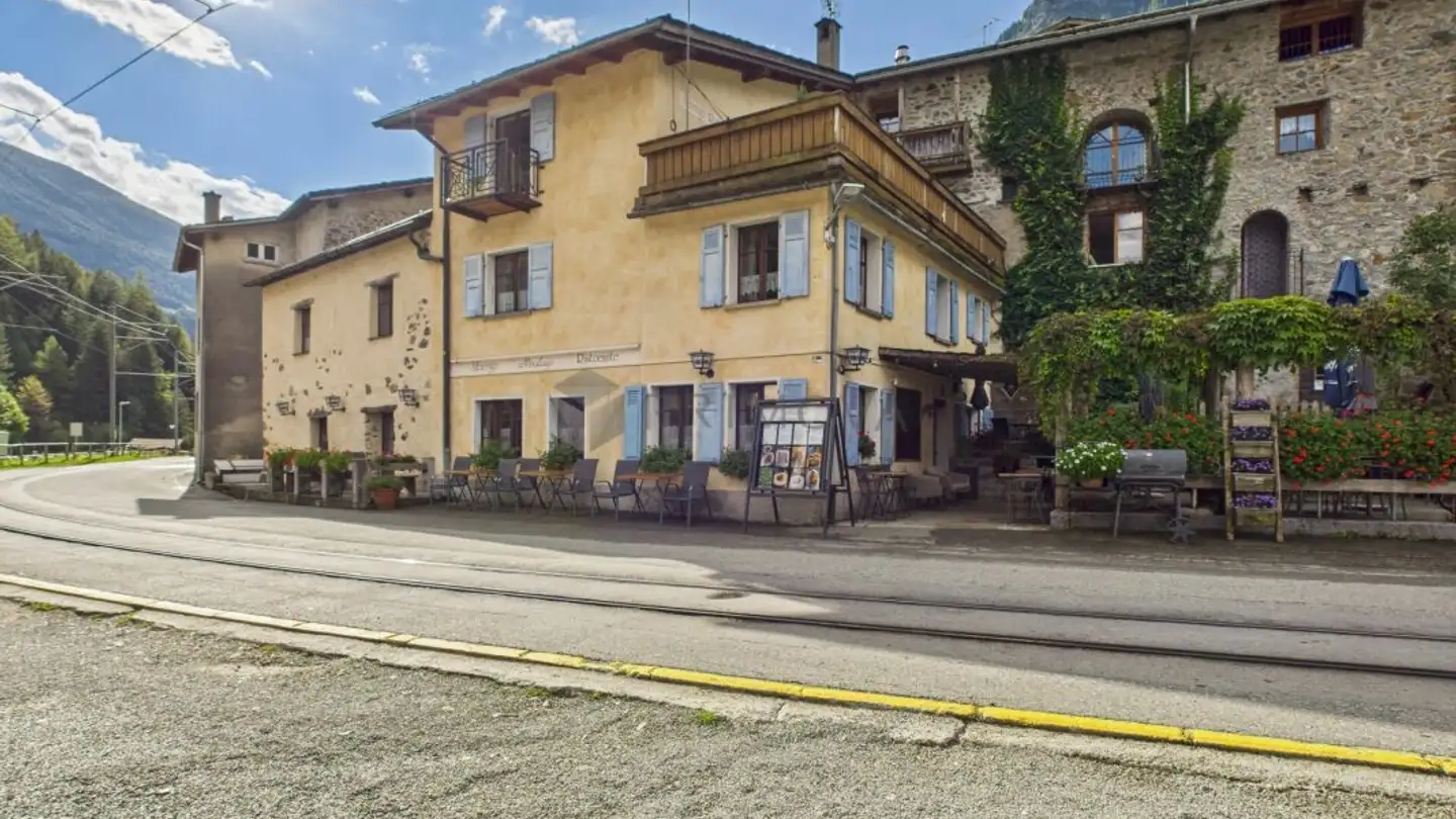 Mischgenutztes Gebäude kaufen - Miralago, 7743 Miralago