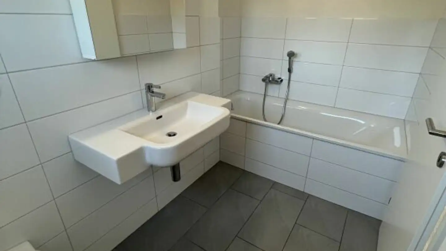 Wohnung mieten - Dorfstrasse 16, 8722 Kaltbrunn - Foto 4