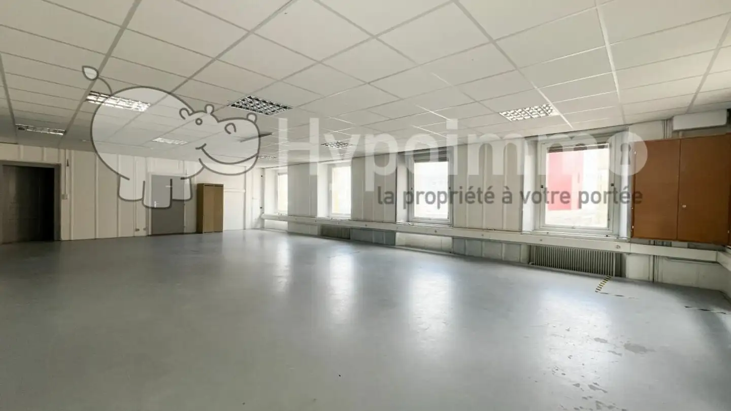 Gewerbe mieten - Rue Des Envers 37, 2400 Le Locle