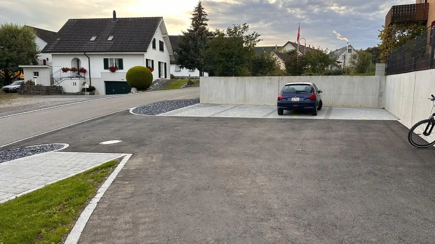 Place de parking extérieure à louer - Mörsburgstrasse 4, 8545 Rickenbach Sulz