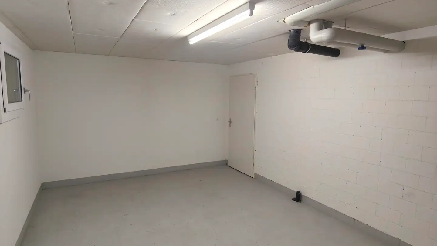 Storage space for rent - Im Rietpark 17, 8180 Bülach