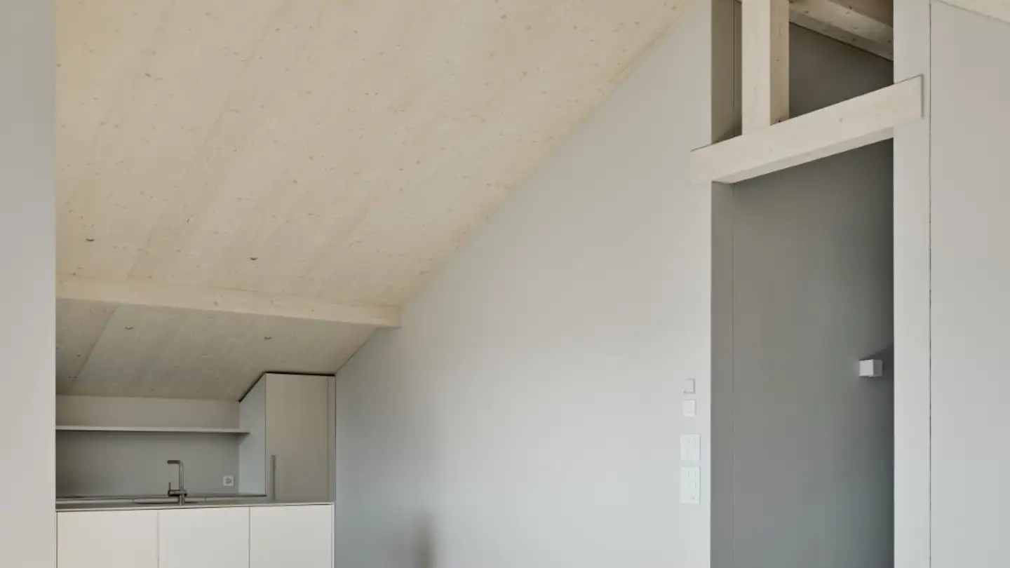Attic flat for rent - Fluhmattstrasse 4, 6037 Root