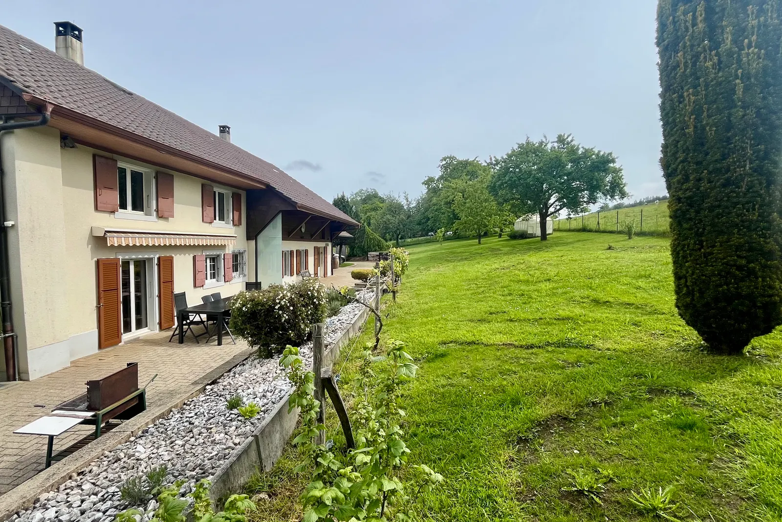 Authentique maison villageoise de 5.5 pièces dans un écrin de verdure de 1884 m2 12