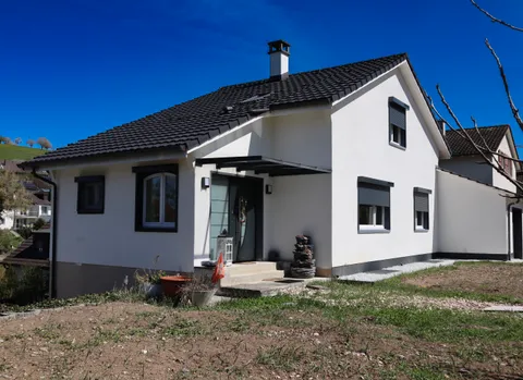 Ruhig und sonnig; 4,5 Zimmer-Einfamilienhaus an bester Lage