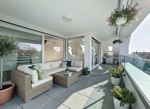 Duplex 4.5 pièces au dernier étage avec vue spectaculaire sur le Léman, les Alpes et les vignobles