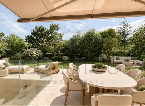 Une maison de famille rare avec jardin, bassin de nage et env. 440 m² utiles