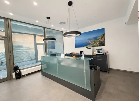 Grand-Rue, Montreux – Murs commerciaux loués, 390 m², 3 parkings