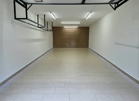 Neu renovierter Lagerraum/Werkstatt an sehr zentraler Lage
